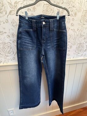 Cropped Wide-Leg Jeans in Dark Blue by Flaregal